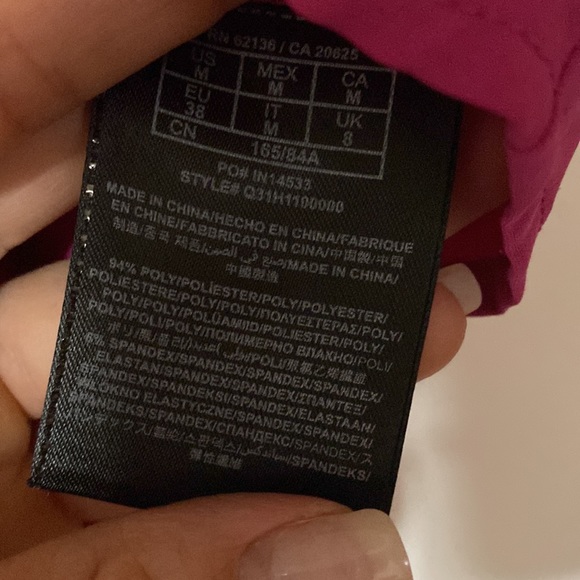 Guess Crop Top - Picture 4 of 5